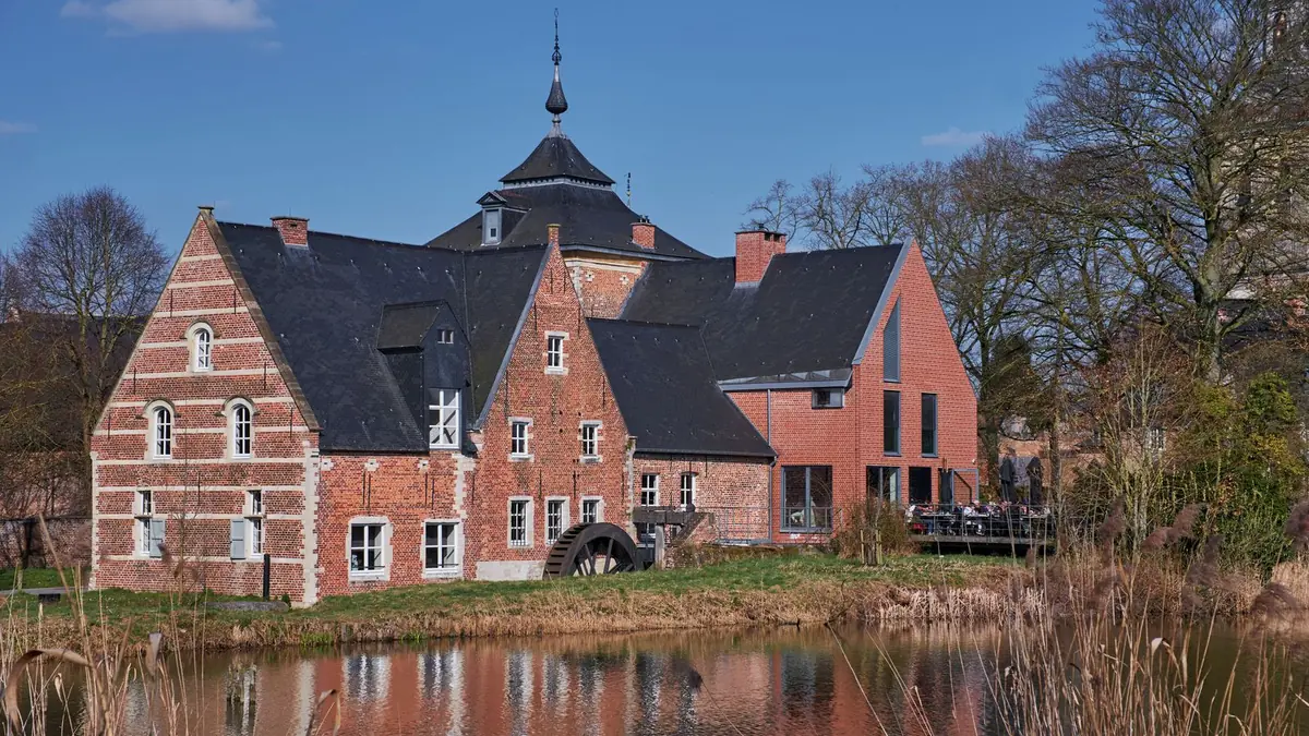 Historische watermolen en vijver in Leuven, Vlaams-Brabant